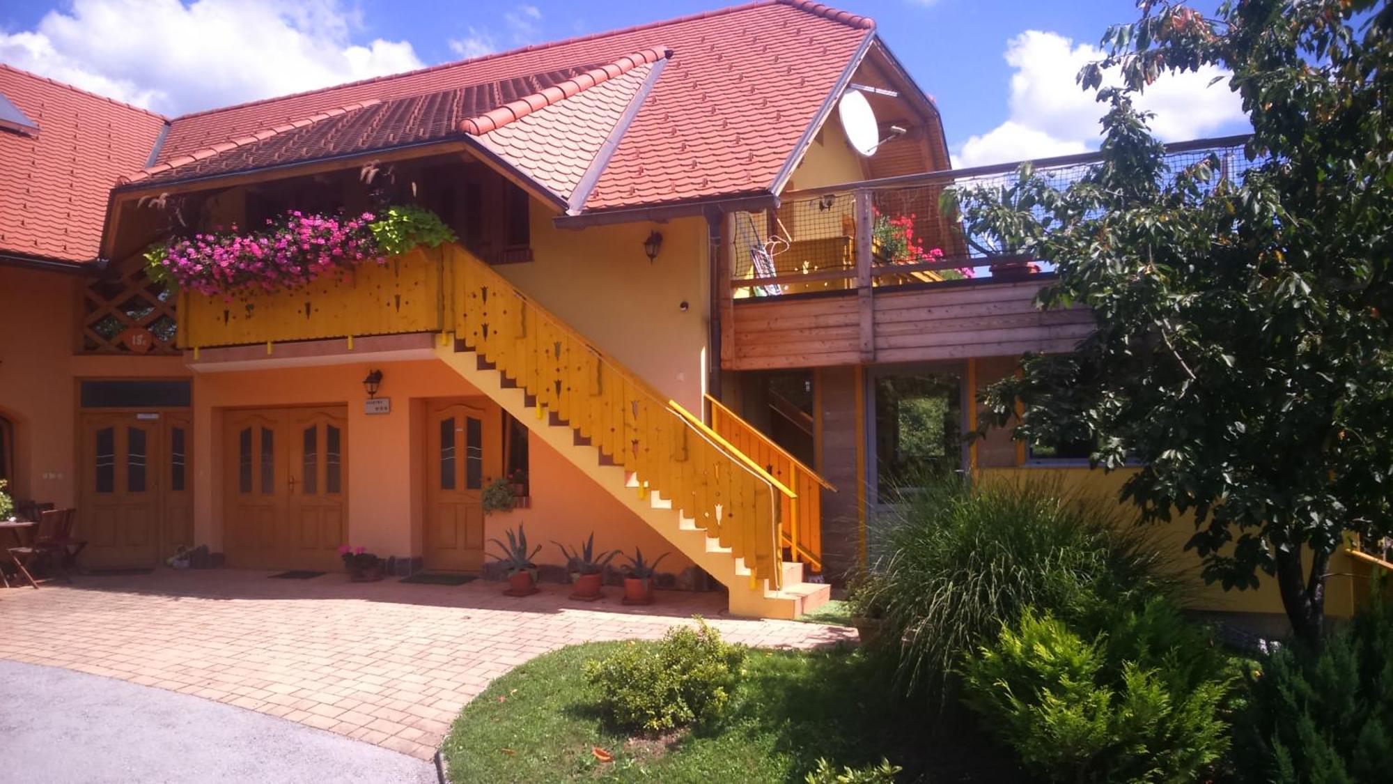 Beli Zajec Apartment Mozirje